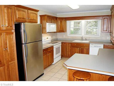 227 Bossong Dr, Asheboro, NC 27205 - photo 6