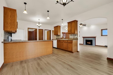 407 Century Oak Dr, Waukesha, WI 53188 - photo 6