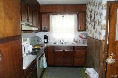 5221 3rd St, Whitehall, PA 18052 - photo 6