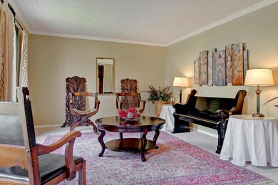 H_6799_Heathview-Living