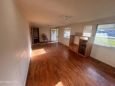 6686 Vaughn St, Crossville, TN 38555 - photo 7