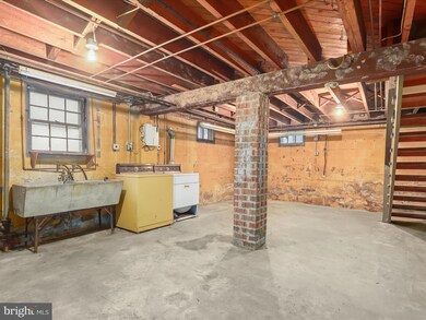 5559 Ashbourne Rd, Halethorpe, MD 21227 - photo 7