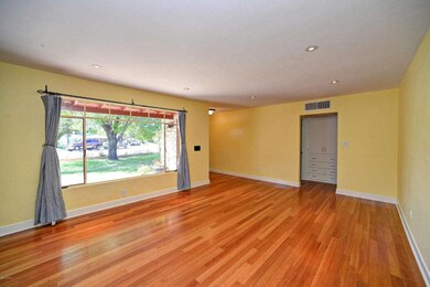 4027 N 38th Place, Phoenix, AZ 85018 - photo 6