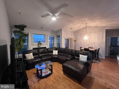 7415 Hindon Cir unit CIR303, Windsor Mill, MD 21244 - photo 2