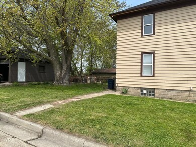 Edgewood Side yard