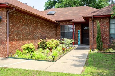 13797 S Oak Place, Glenpool, OK 74033 - photo 2