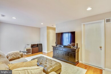 10275 Arizona Cir, Bethesda, MD 20817 - photo 5