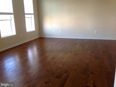 43045 Clarks Mill Terrace, Ashburn, VA 20148 - photo 3