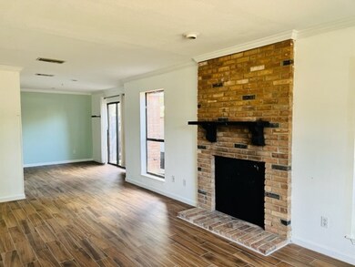 315 E 10th St unit B, Houston, TX 77008 - photo 3