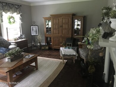 4_3_6189b3f984068_10390