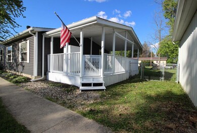 722 N Grover St, Warren, IN 46792 - photo 4