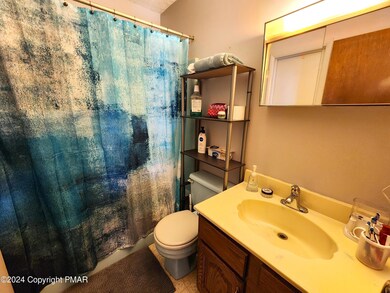 2nd Floor Bathroom