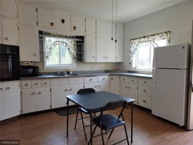 Nice spacious Kitchen!!