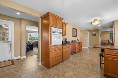 19 Cortland Dr, Minot, ND 58703 - photo 5