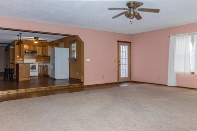 3375 Briggs Livingroom