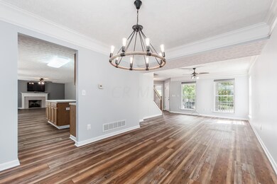 DiningRoom into Kitchen