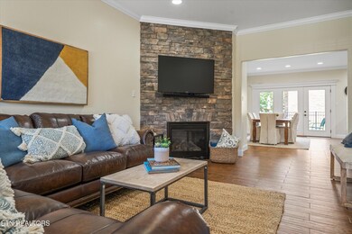 Great Room w/Fireplace
