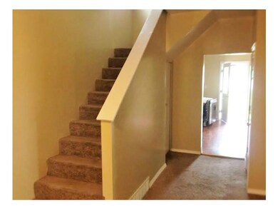 Entry/Foyer.