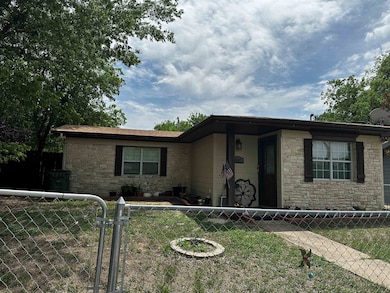 1007 E Live Oak St, Burnet, TX 78611 - photo 5