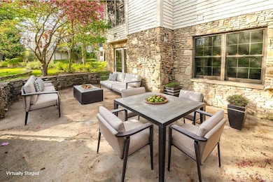 2228 E Cape Cod Dr, Bloomington, IN 47401 - photo 7