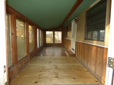 518 Hillcrest Ave, McComb, MS 39648 - photo 3