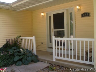 125 Coral Berry Dr, Jacksonville, IL 62650 - photo 4