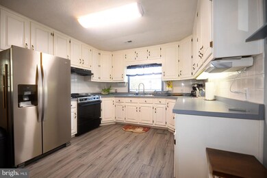 22239 Point Lookout Rd, Leonardtown, MD 20650 - photo 4