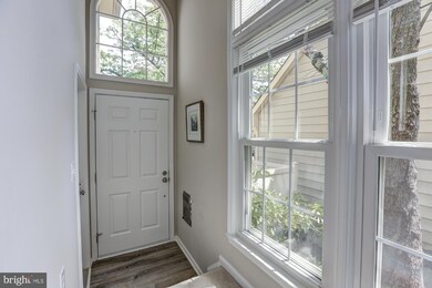 5802 Linden Square Ct, Rockville, MD 20852 - photo 5