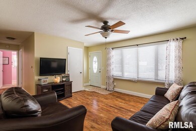 933 Northbrook Dr, Davenport, IA 52806 - photo 5