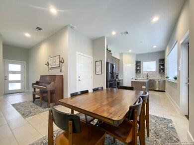 1618 W Lawndale Dr unit 19, San Antonio, TX 78209 - photo 5