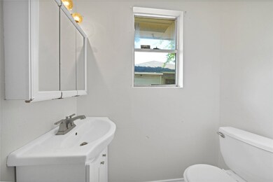 6602 Trumbull St, Houston, TX 77022 - photo 4