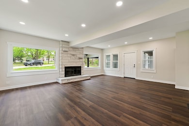 6N362 Riverside Dr, Saint Charles, IL 60174 - photo 6