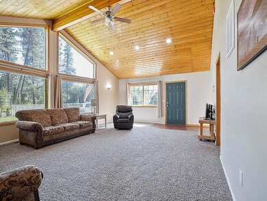 004_Living Room