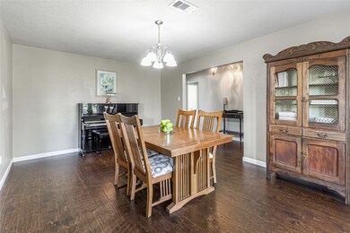 201 Stonehenge Ln, Friendswood, TX 77546 - photo 5