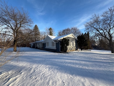 1990 New York 5, Waterloo, NY 13165 - photo 4