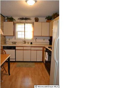 68 Tulip Ln, Freehold, NJ 07728 - photo 5