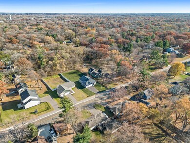 7625 Pleasant View Dr, Saint Paul, MN 55112 - photo 4