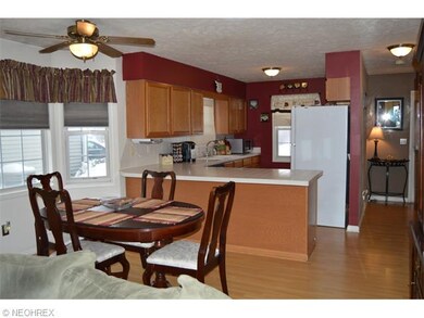 This three bedroom/two and a half bath free-standi