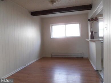 7111 Clover Ln, Upper Darby, PA 19082 - photo 4