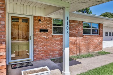1105 Elmwood St, Gainesville, TX 76240 - photo 3