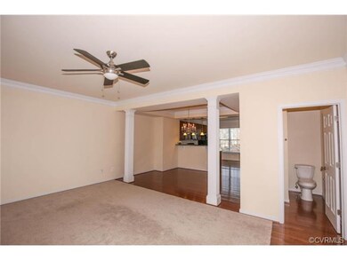Open floor plan with columns separating the dining