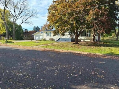 716 Rogers Ave, Viroqua, WI 54665 - photo 2