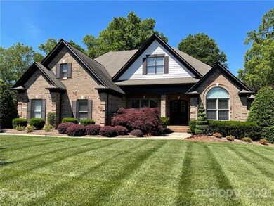 Lovely landscaped entrance