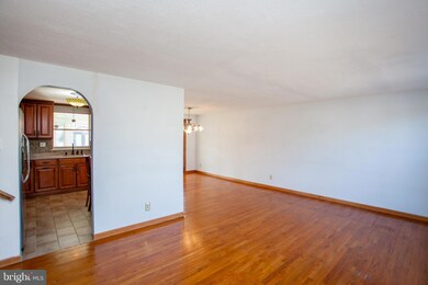 136 Penns Grant Dr, Morrisville, PA 19067 - photo 6