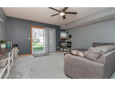 907 Grand Avenue Ct unit 907, Marion, IA 52302 - photo 2