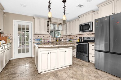 28418 Champion Oaks Dr, Magnolia, TX 77354 - photo 4