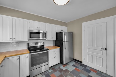 1070 Enfield St, Enfield, CT 06082 - photo 6