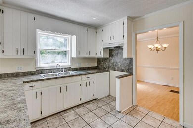 509 W 10th St, Siler City, NC 27344 - photo 6