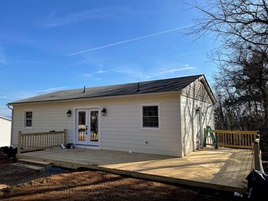 135 Augusta St, Verona, VA 24482 - photo 2