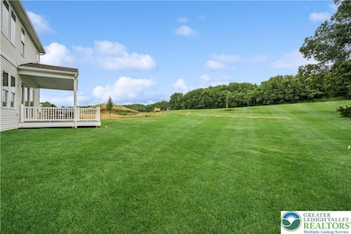 5711 Frederick Dr unit Stavanger III, Bethlehem, PA 18017 - photo 2